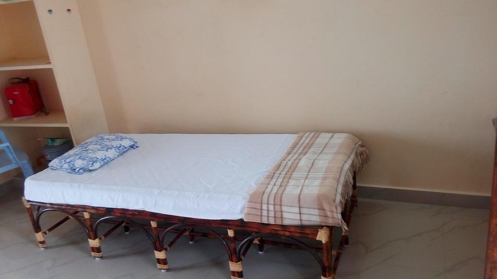Sabri Guest House Tiruvannamalai Bagian luar foto