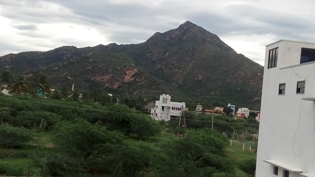 Sabri Guest House Tiruvannamalai Bagian luar foto